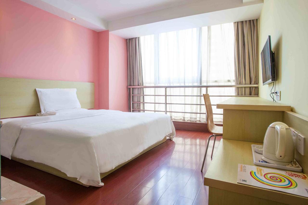7Days Premium Guangzhou Tianhe Gangding Room photo